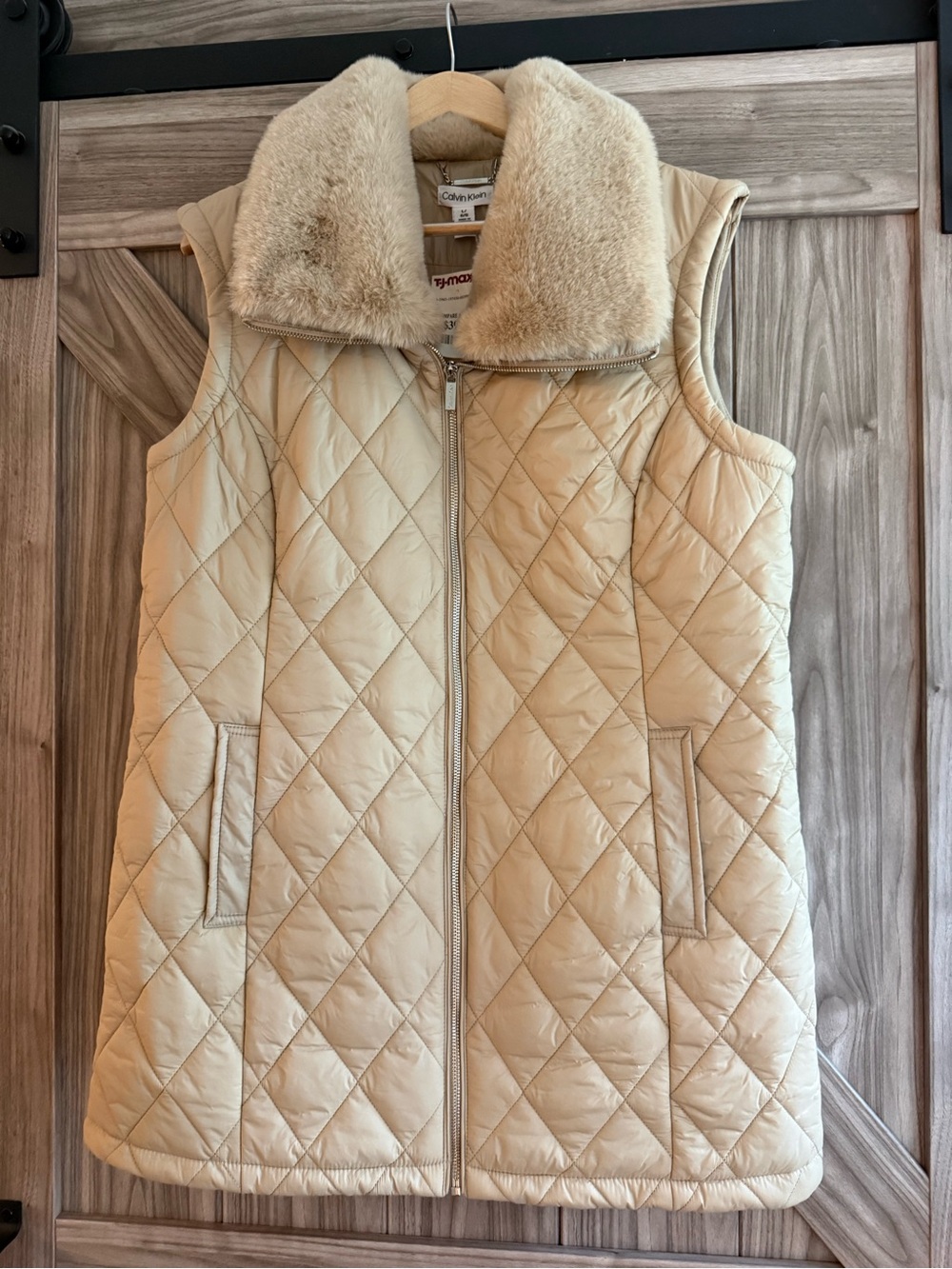 Calvin Klein women's beige quilted full zip vest w/ pockets fur trim L